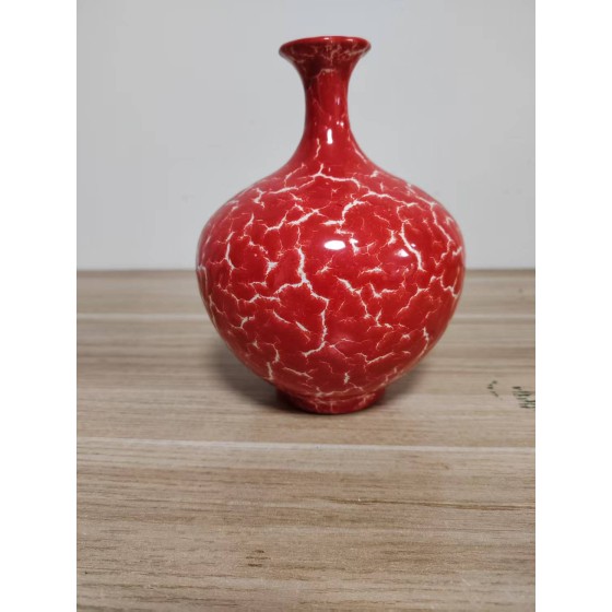 Water Chestnut-shaped Vase with Red Reticulated Crystal Glaze