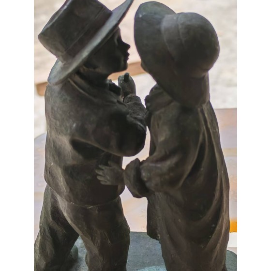 Bronze Sculpture Ornament of Kissing Couple
