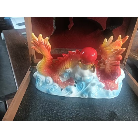 Dragon Roaming the World Limited Wine Ware