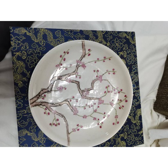 Famille Rose Plate with Overhanging Plum Blossom Patterns