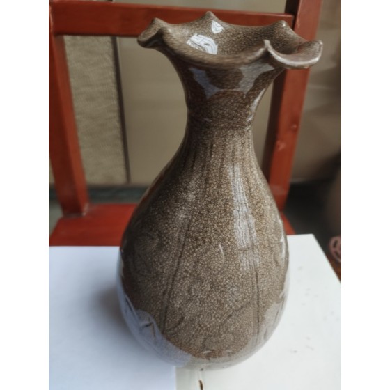 Ge-glazed Carved Floral Flared-mouth Yuhuchun Vase