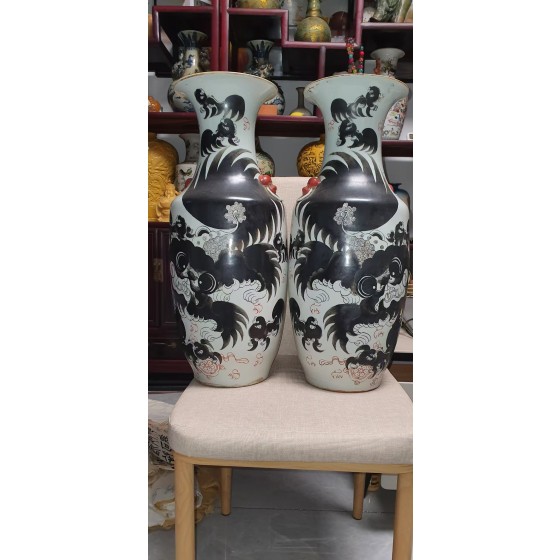 Republican-era Ink-painted Lion Pattern Dowry Vase