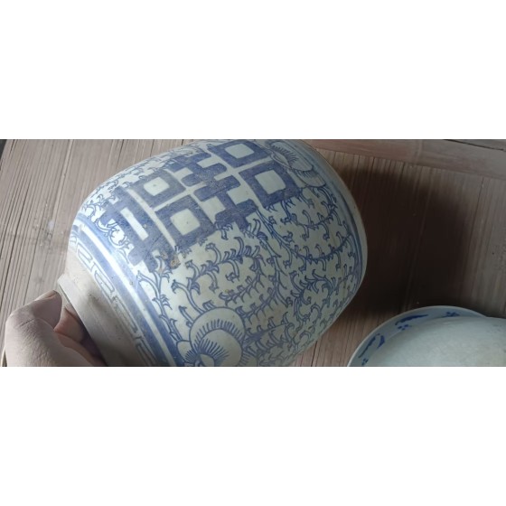 Blue-and-White Interlocking Lotus & Double Happiness Jar