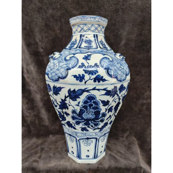 Yuan‑Dynasty Noctilucent Blue‑and‑White Dragon‑Pattern Ewer
