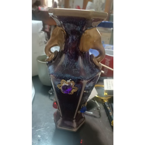 Jun Kiln Yaobian Gilt Elephant-Eared Gem-Embedded Hexagonal Vase