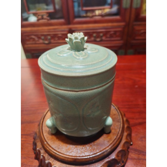 Longquan Kiln Celadon Carved Three‑Legged Lidded Jar