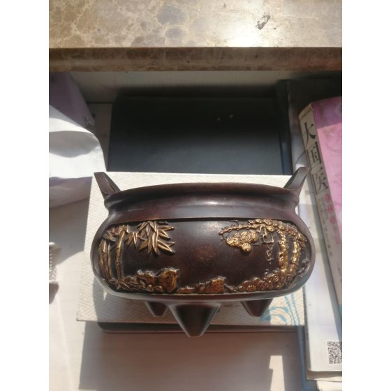 Gilt Bronze Three-legged Censer with Straight Ears and Three Cold-resistant Friends Pattern