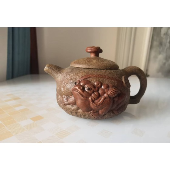 Zisha Teapot by Gu Jingzhou