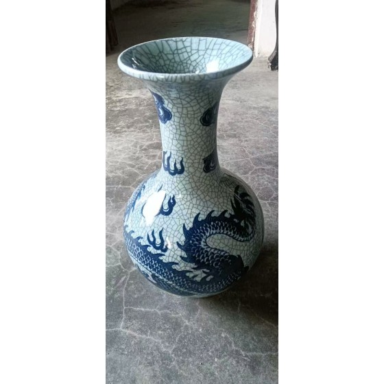 Ge Glaze Blue and White Dragon Pattern Vase