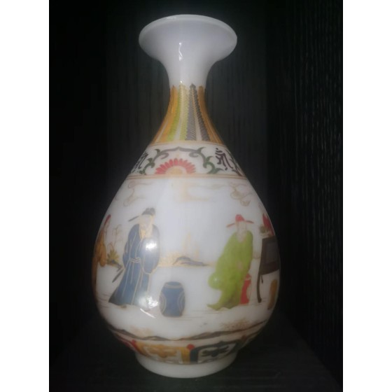 Colorful Figure Liuli Pear-Shaped Vase