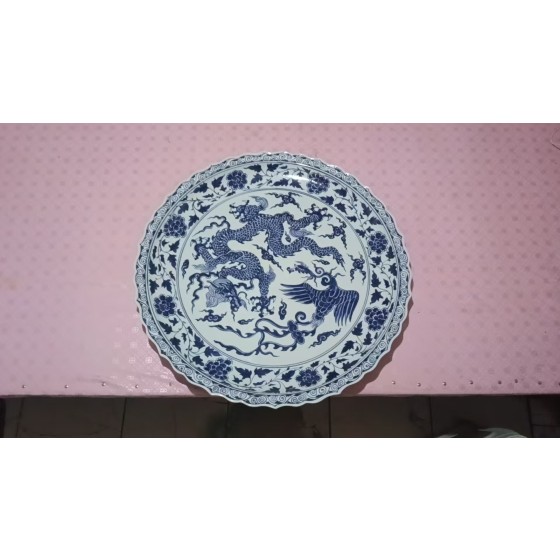 Blue-and-White Large Plate with Dragon & Phoenix Patterns, Sunflower-shaped Rim, Xuande Reign of Ming Dynasty