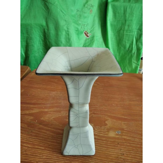 Northern Song Official Kiln Square Sacrificial Gu Vessel with Agate Glaze