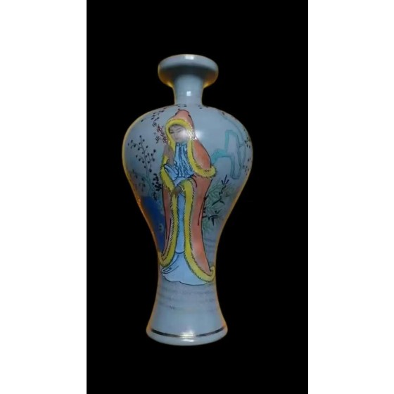 Guanyin Vase with Scene of Seeking Plum Blossoms in Snow, Imperial Manufacture of Qinglong Temple, Great Song Ru Kiln