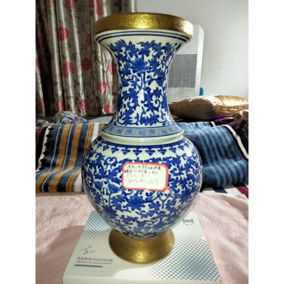 Qing Qianlong Blue and White Interlocking Lotus Vase